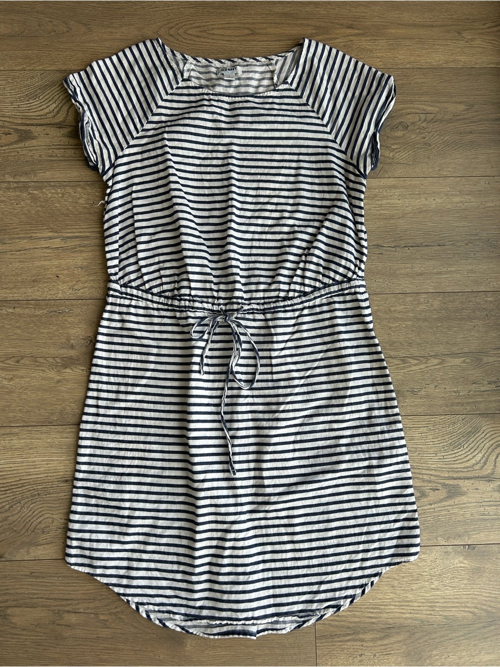 Old Navy Casual Striped Tie-Waist Women's Dress in Navy and White